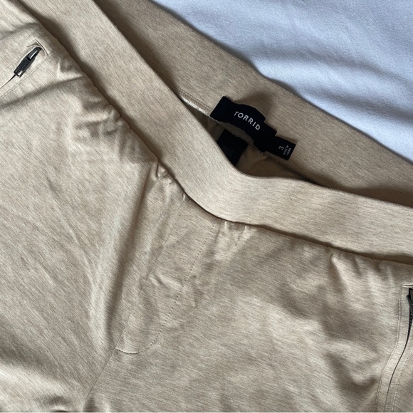 Torrid Pull-On Ponte Jogger Pants Tan Relaxed Fit Plus Size 22 - Picture 9 of 9